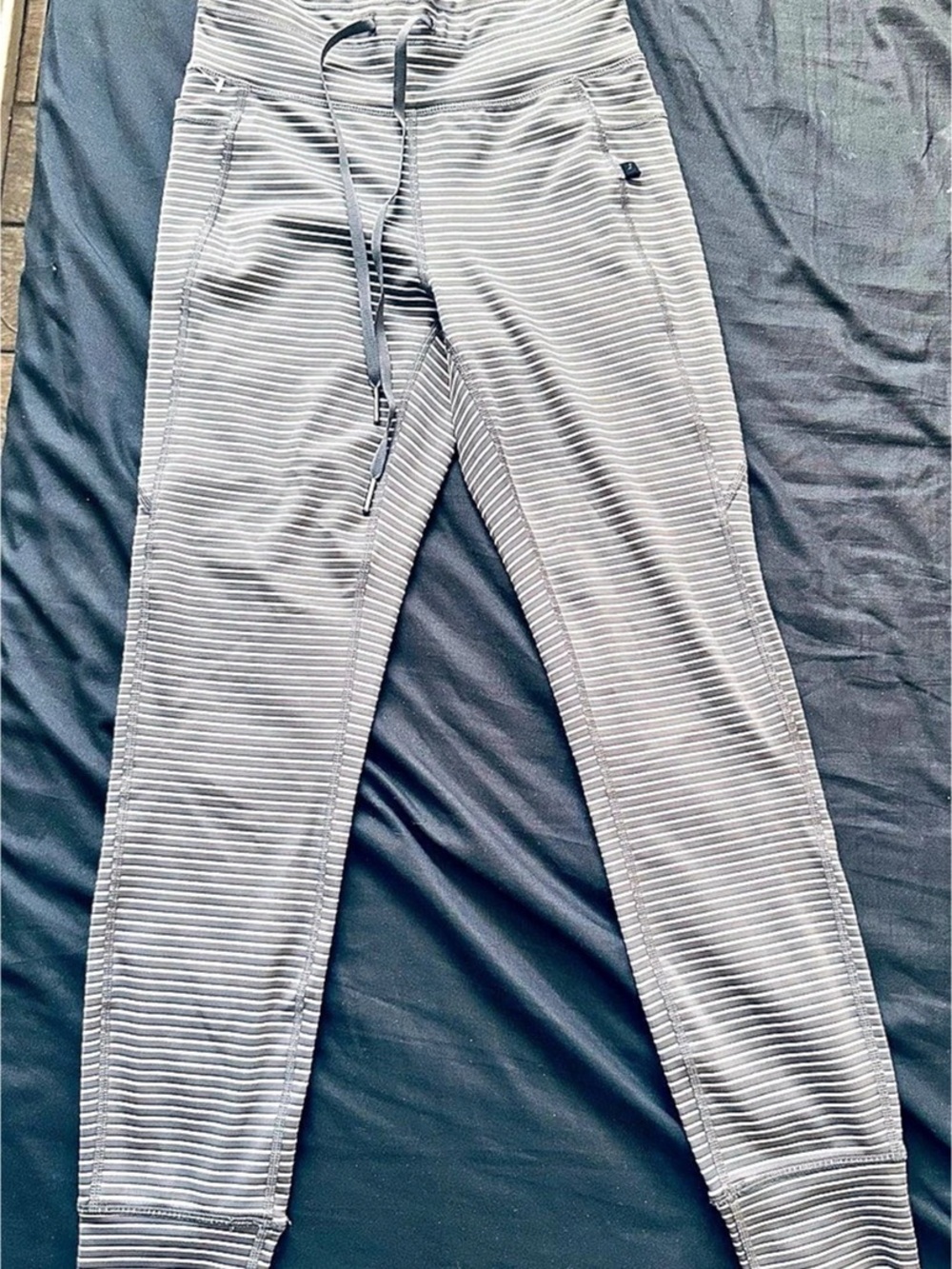 Women’s Striped Jogger leggings in Gray & White